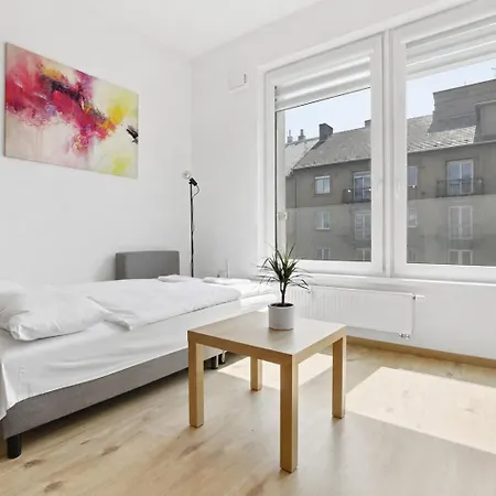 Ag Premiere - Modern With Balcony Near Center 브라티슬라바