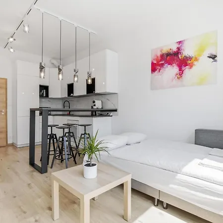 Ag Premiere - Modern With Balcony Near Center